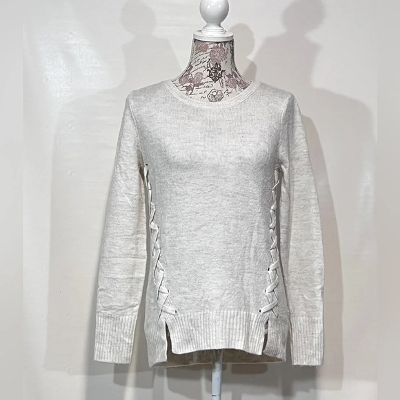 OLIVIA SKY Cream sweater with braid detail size S. - Picture 5 of 13